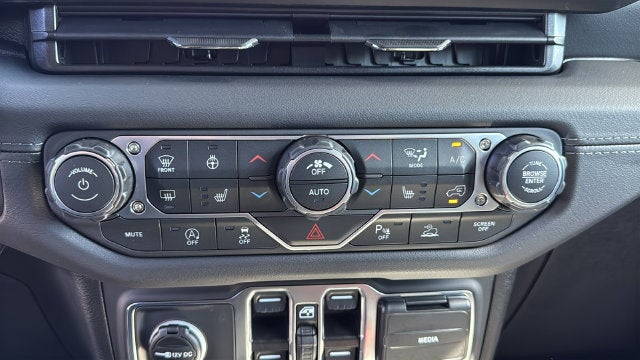 2027 Jeep Wrangler WRANGLER 4-DOOR SAHARA