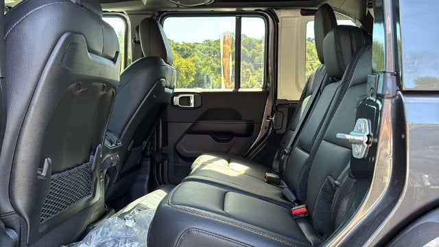 2027 Jeep Wrangler WRANGLER 4-DOOR SAHARA