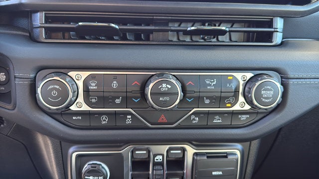 2027 Jeep Wrangler WRANGLER 4-DOOR SAHARA