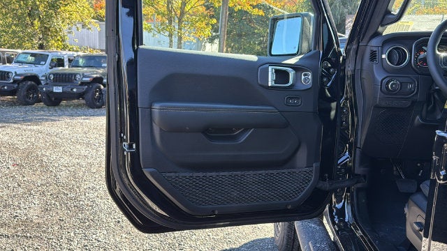 2027 Jeep Wrangler WRANGLER 4-DOOR SAHARA