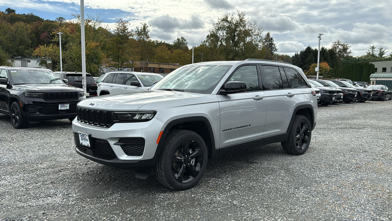 2025 Jeep Grand Cherokee Laredo