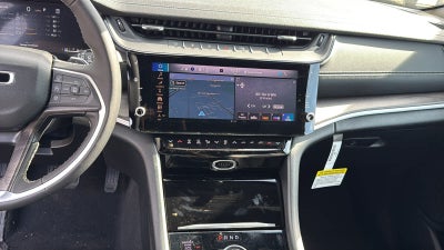 2026 Jeep Grand Cherokee Laredo Altitude