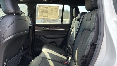 2026 Jeep Grand Cherokee Laredo Altitude