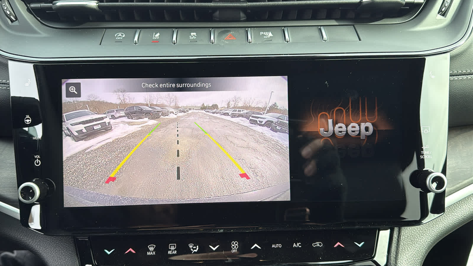 2026 Jeep Grand Cherokee Laredo Altitude