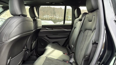 2026 Jeep Grand Cherokee Laredo Altitude