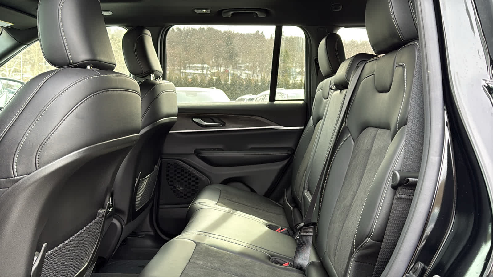 2026 Jeep Grand Cherokee Laredo Altitude