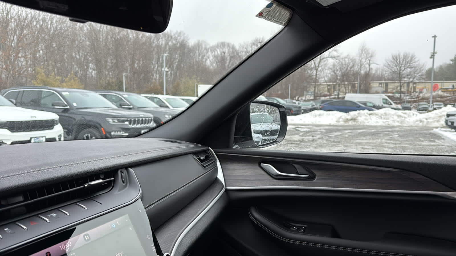 2026 Jeep Grand Cherokee Laredo Altitude