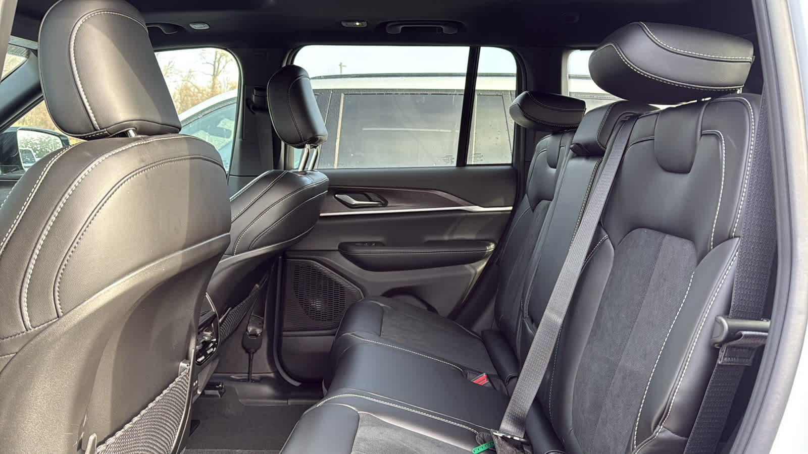 2026 Jeep Grand Cherokee Laredo Altitude