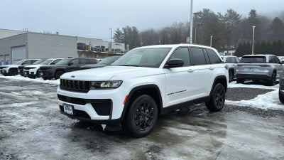 2026 Jeep Grand Cherokee Laredo Altitude