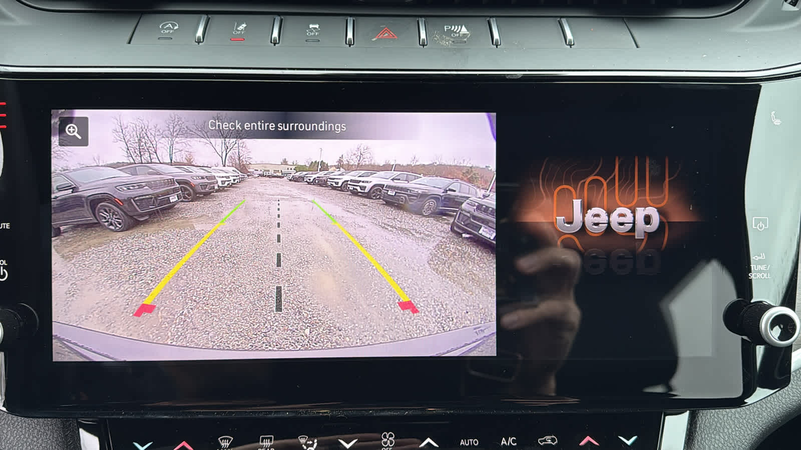 2026 Jeep Grand Cherokee Laredo Altitude