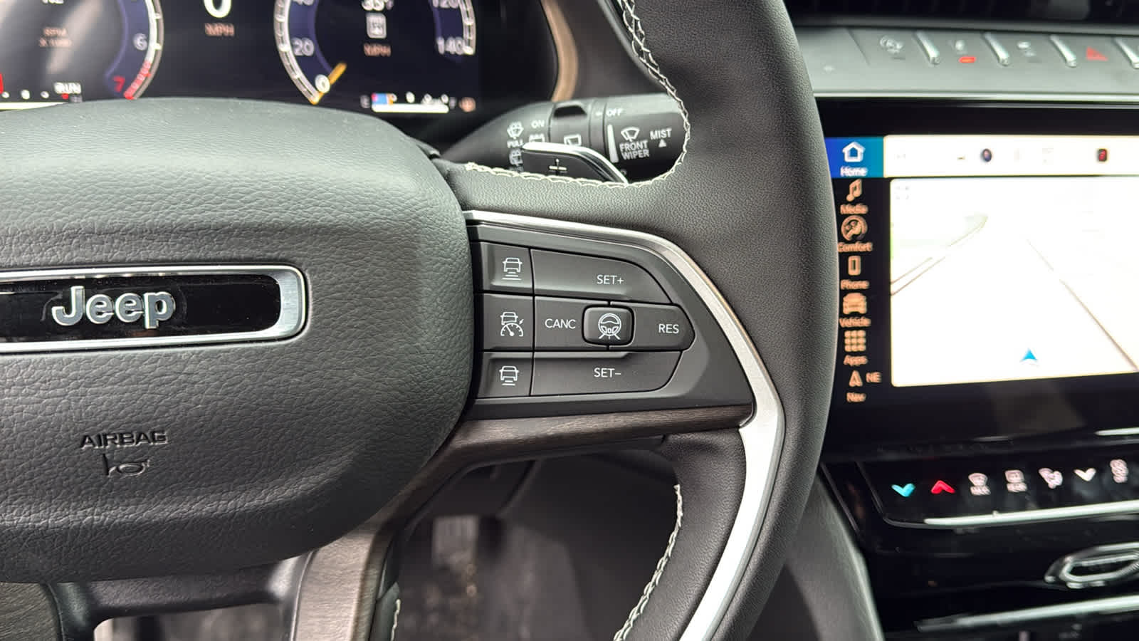 2026 Jeep Grand Cherokee Laredo Altitude