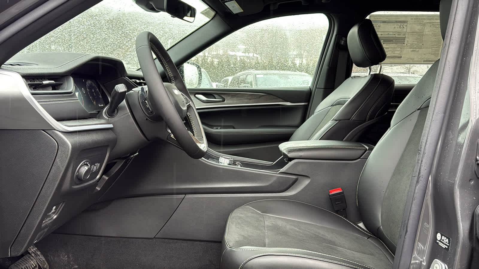 2026 Jeep Grand Cherokee Laredo Altitude