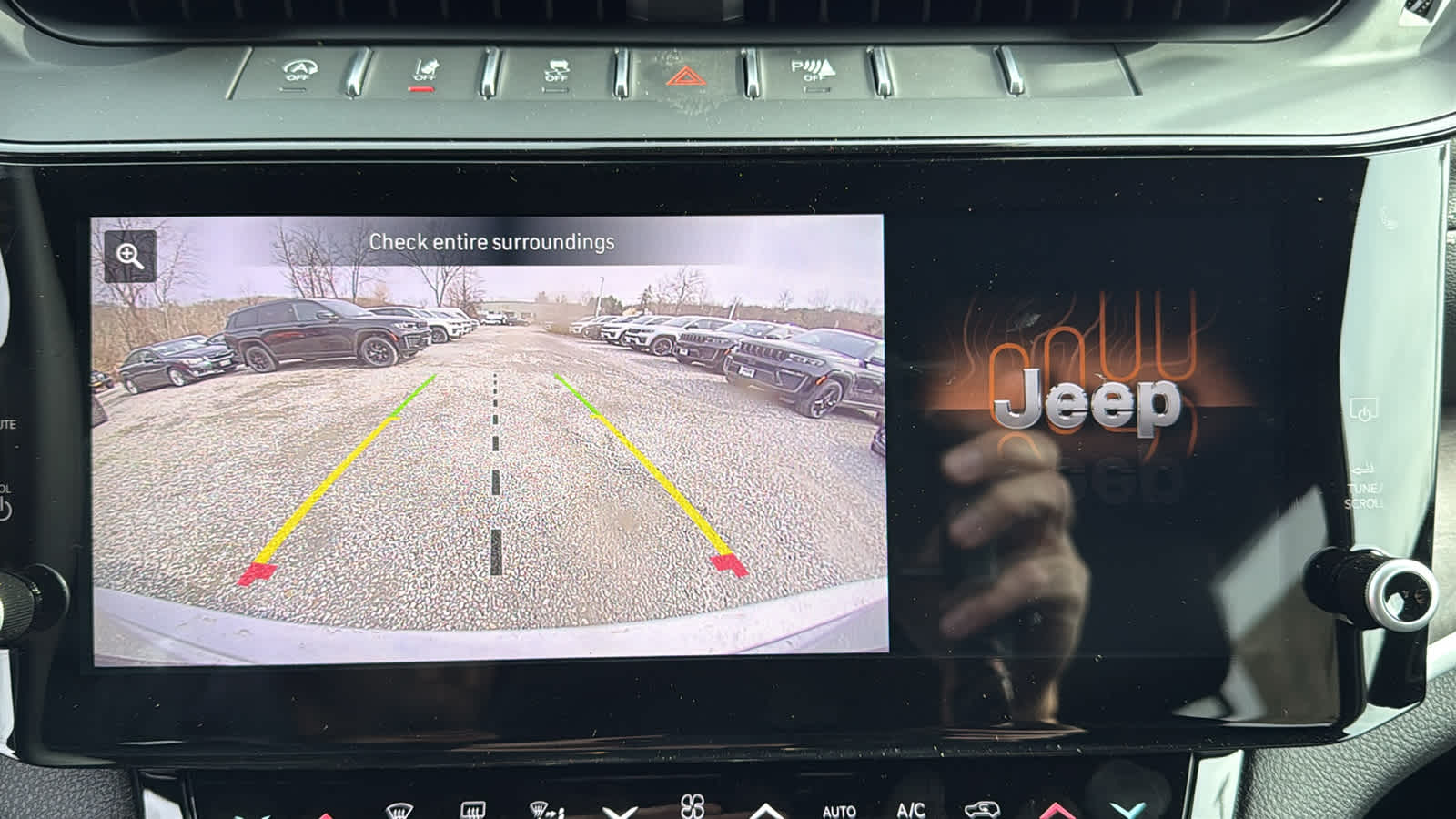 2026 Jeep Grand Cherokee Laredo Altitude