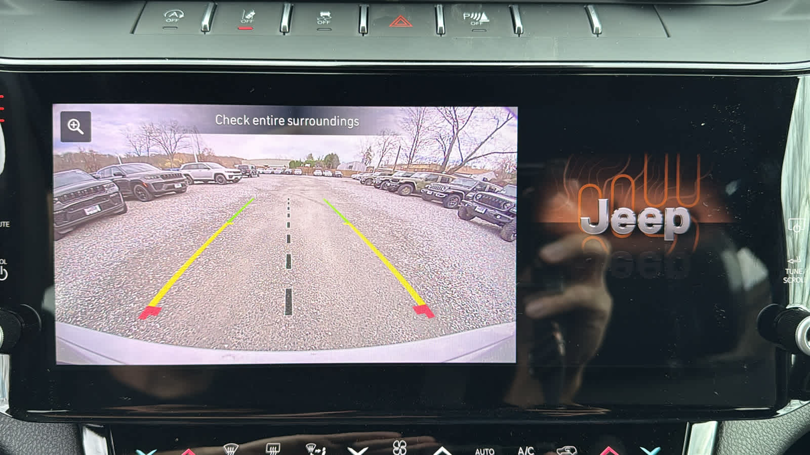 2026 Jeep Grand Cherokee Laredo Altitude