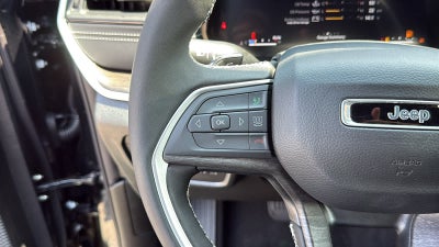 2026 Jeep Grand Cherokee Laredo Altitude