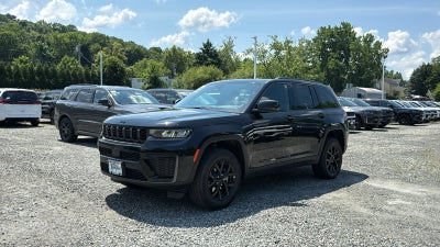 2026 Jeep Grand Cherokee Laredo Altitude