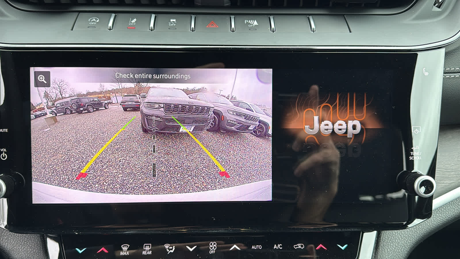 2026 Jeep Grand Cherokee Laredo Altitude