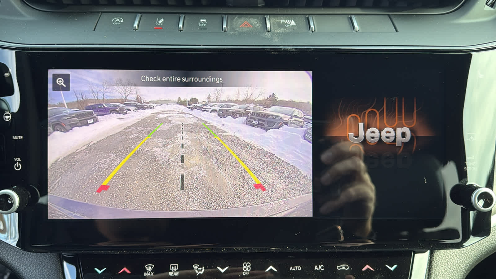 2026 Jeep Grand Cherokee Laredo Altitude