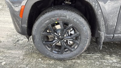 2026 Jeep Grand Cherokee Laredo Altitude