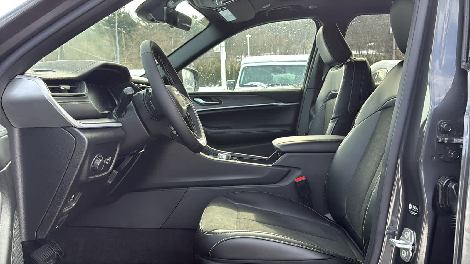 2026 Jeep Grand Cherokee Laredo Altitude