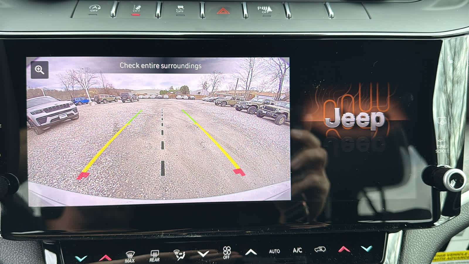 2026 Jeep Grand Cherokee Laredo Altitude