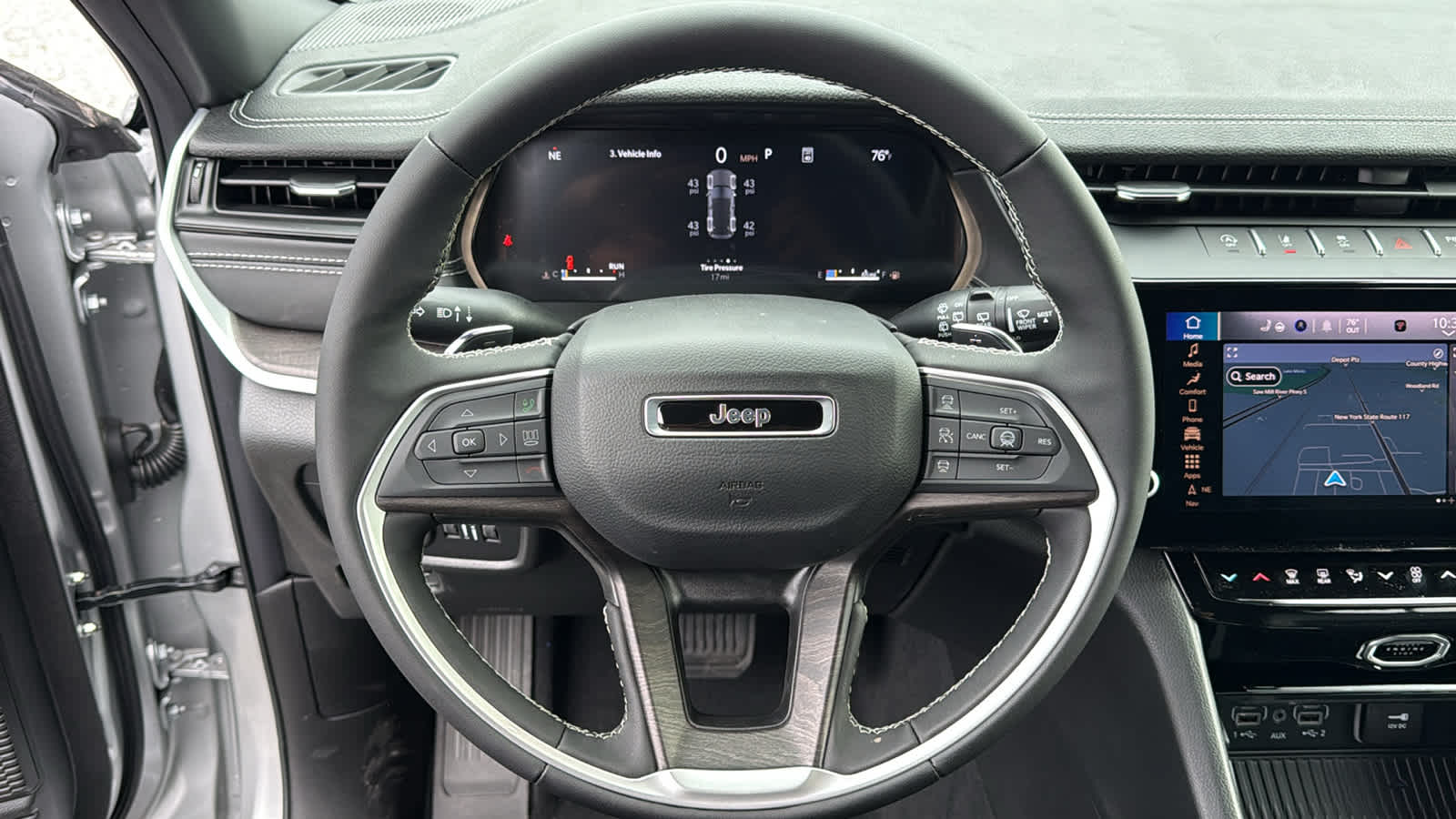 2026 Jeep Grand Cherokee Laredo Altitude