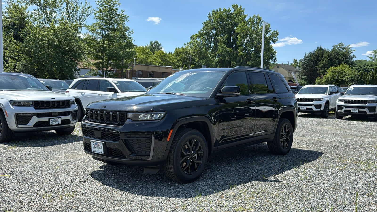 2026 Jeep Grand Cherokee Laredo Altitude