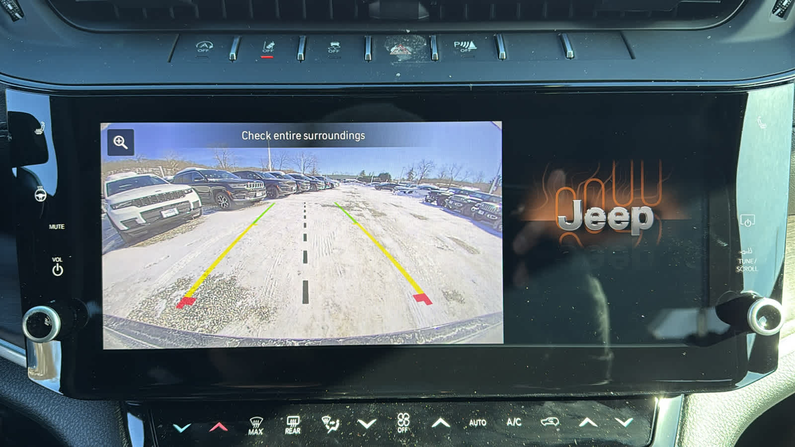 2026 Jeep Grand Cherokee Laredo Altitude