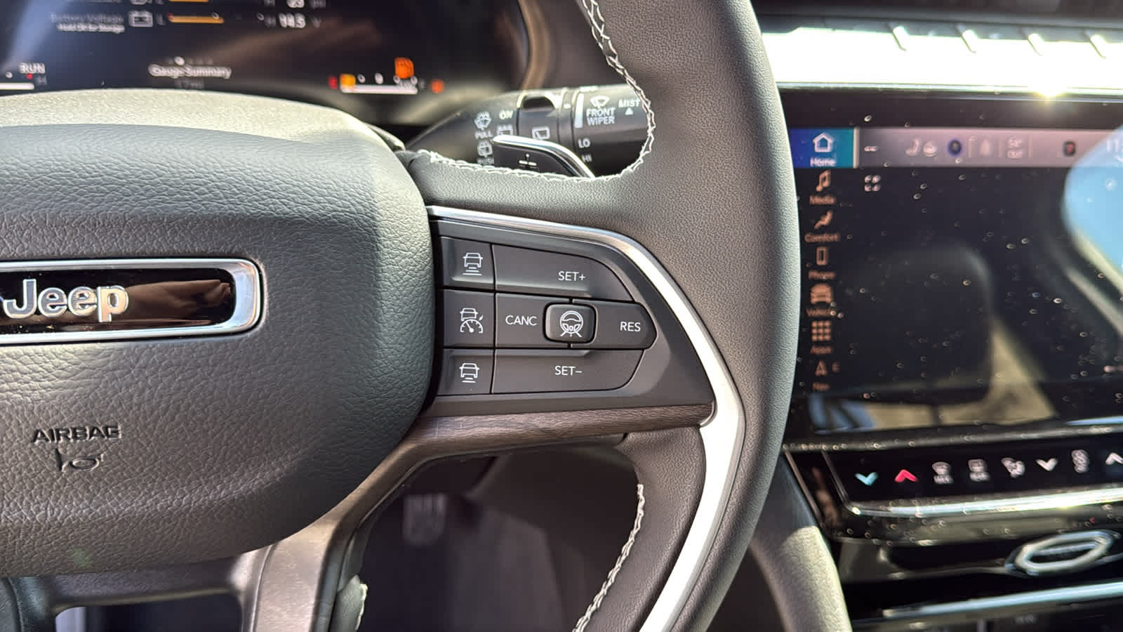 2026 Jeep Grand Cherokee Laredo Altitude