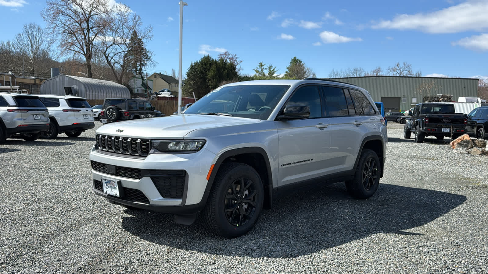 2026 Jeep Grand Cherokee Laredo Altitude