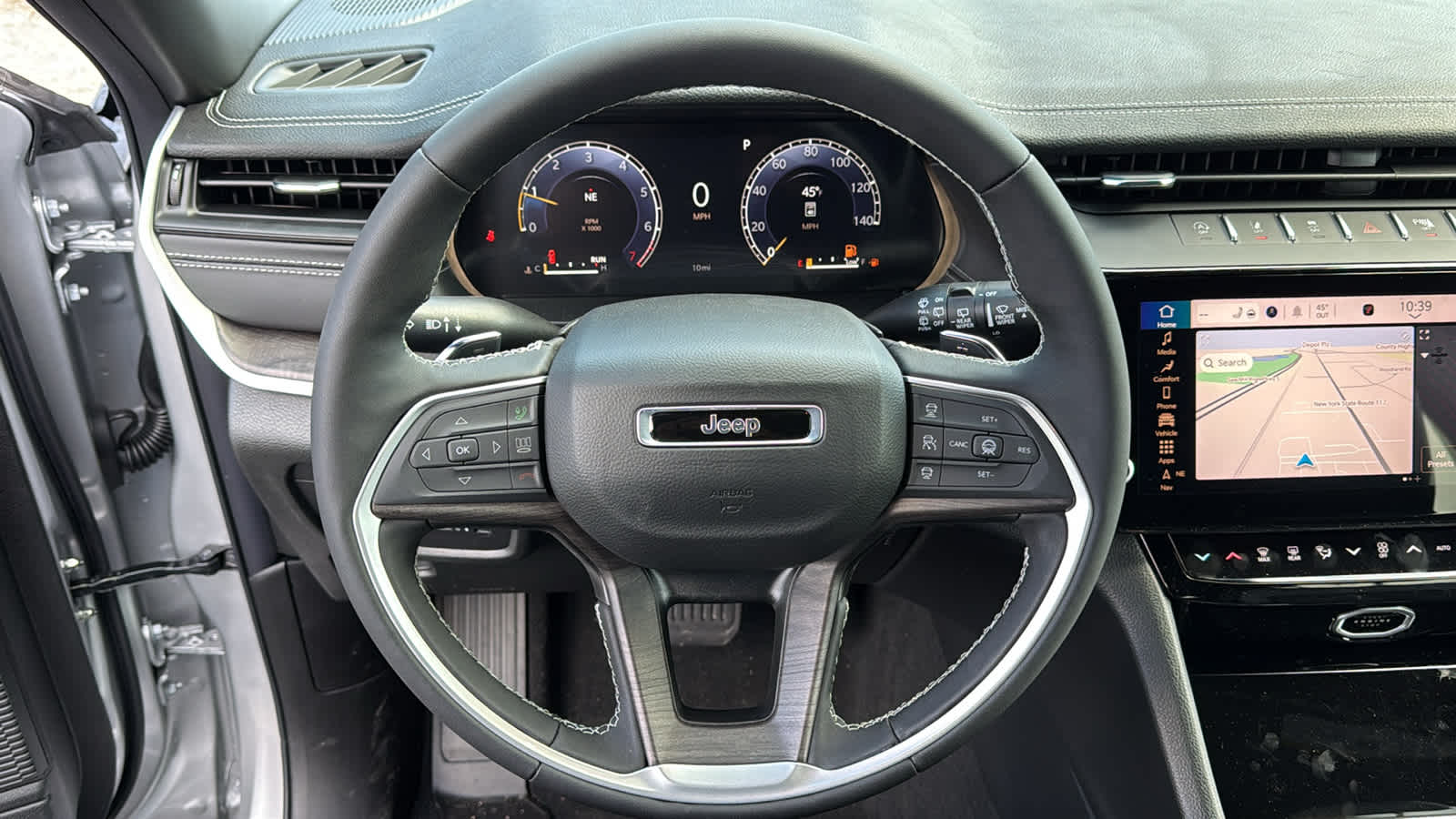 2026 Jeep Grand Cherokee Laredo Altitude