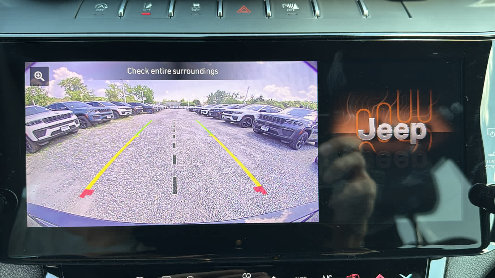 2026 Jeep Grand Cherokee Laredo Altitude