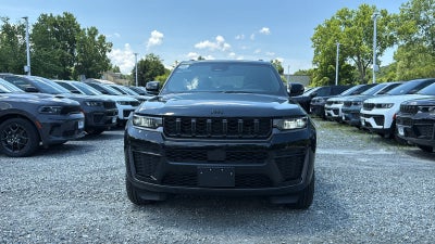 2026 Jeep Grand Cherokee Laredo Altitude