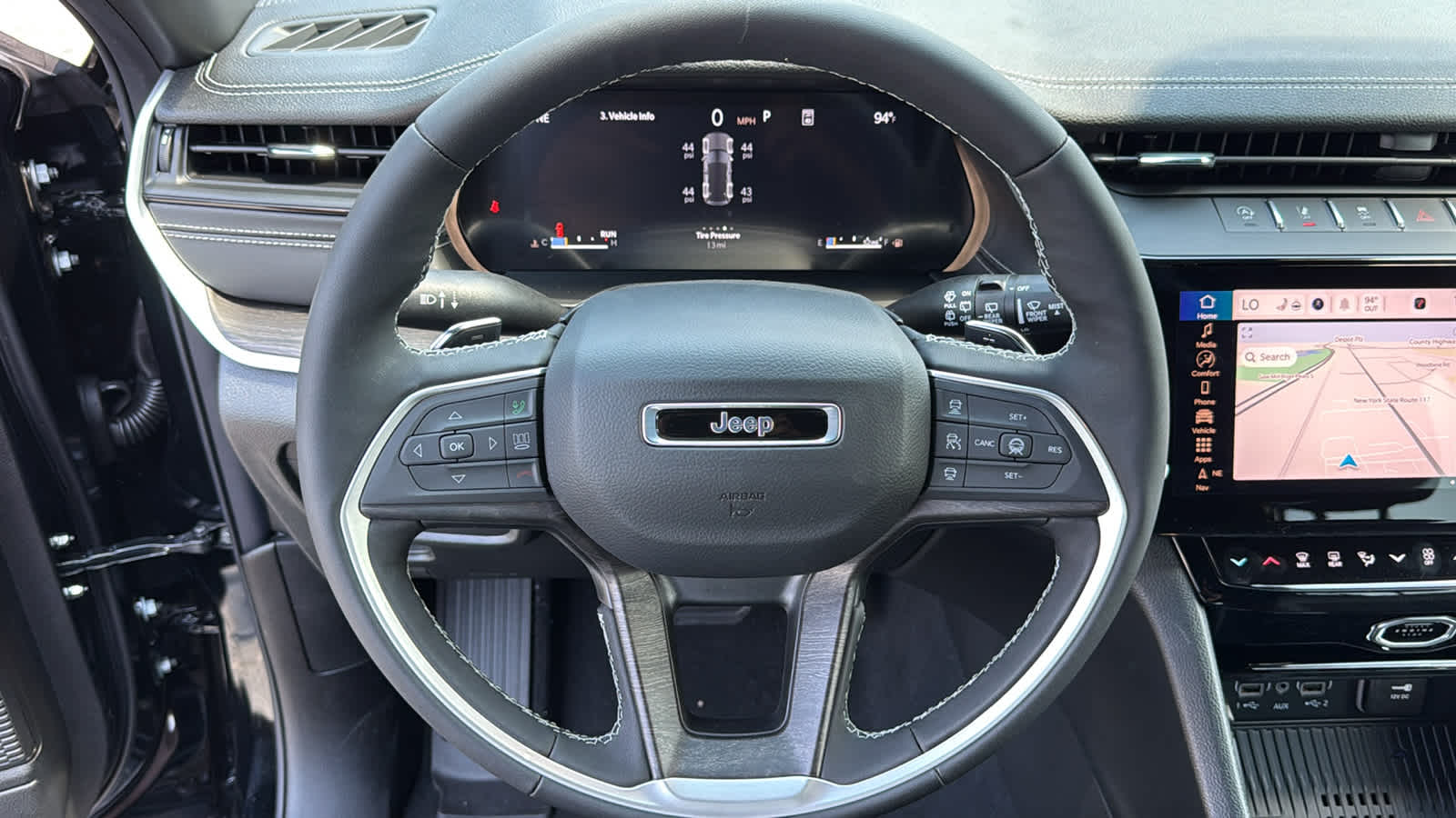 2026 Jeep Grand Cherokee Laredo Altitude