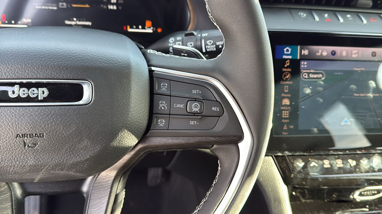 2026 Jeep Grand Cherokee Laredo Altitude