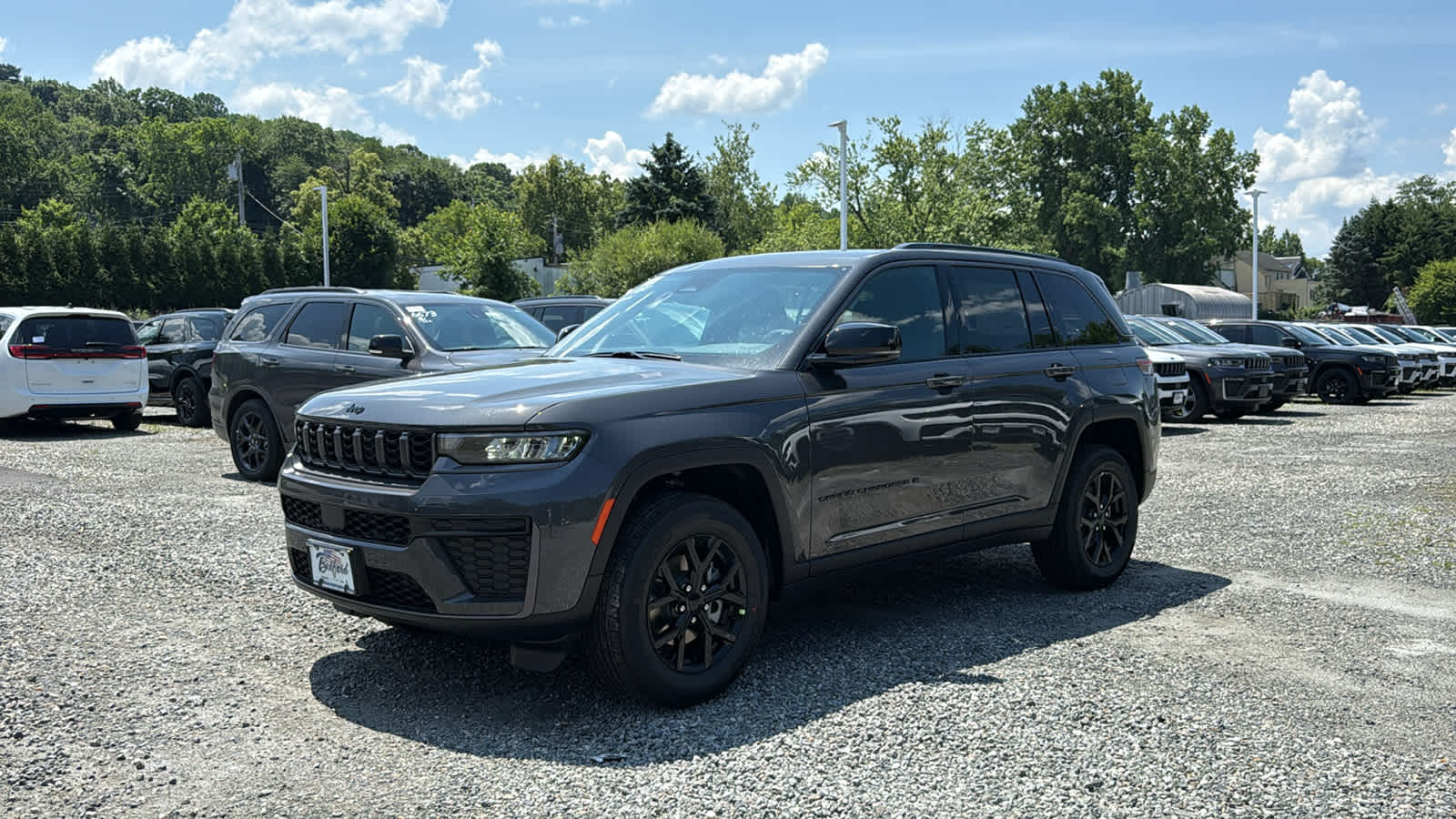 2026 Jeep Grand Cherokee Laredo Altitude