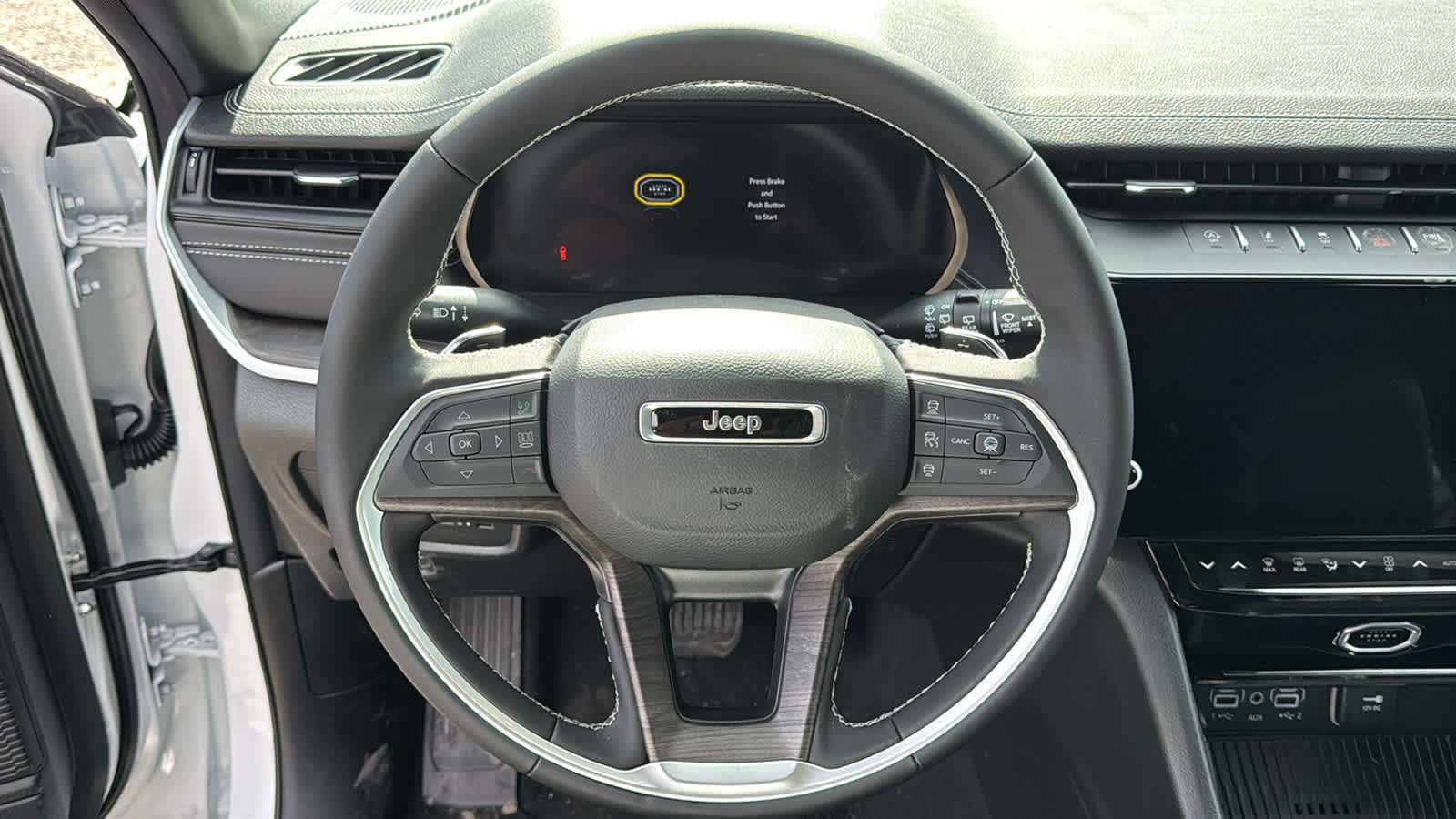 2026 Jeep Grand Cherokee Laredo Altitude