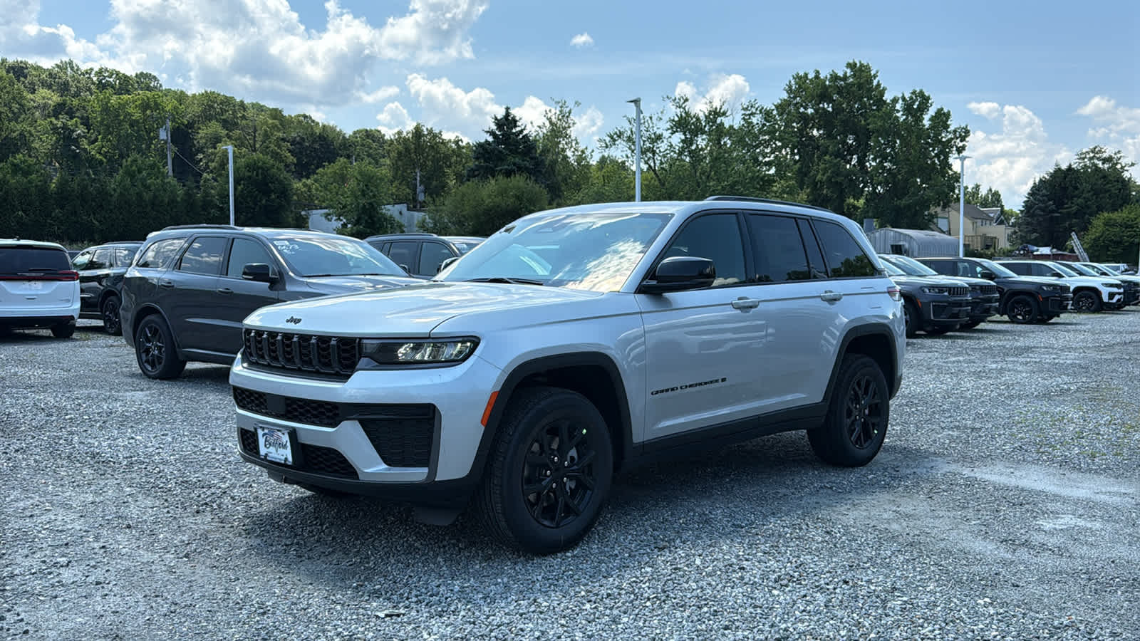 2026 Jeep Grand Cherokee Laredo Altitude