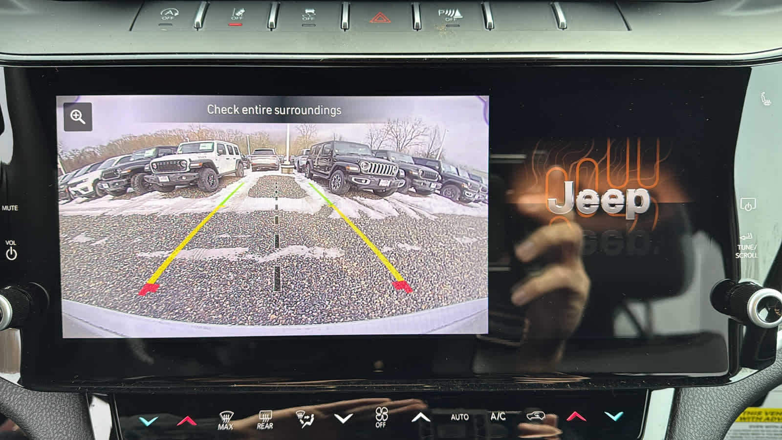 2026 Jeep Grand Cherokee Laredo Altitude