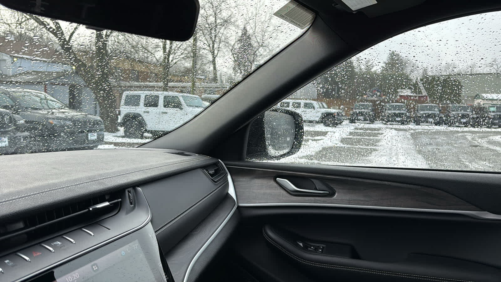 2026 Jeep Grand Cherokee Laredo Altitude