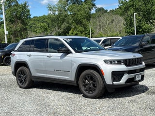 2026 Jeep Grand Cherokee Laredo Altitude