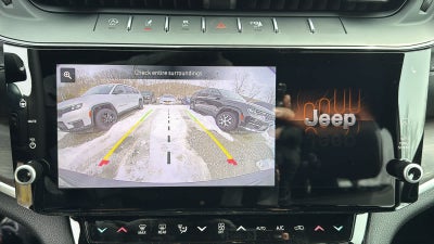 2026 Jeep Grand Cherokee Laredo Altitude