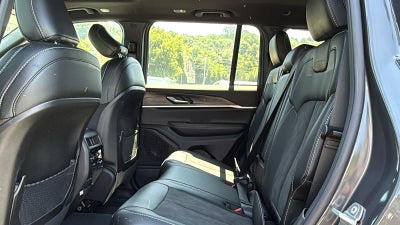 2026 Jeep Grand Cherokee Laredo Altitude