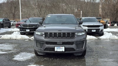 2026 Jeep Grand Cherokee Laredo Altitude