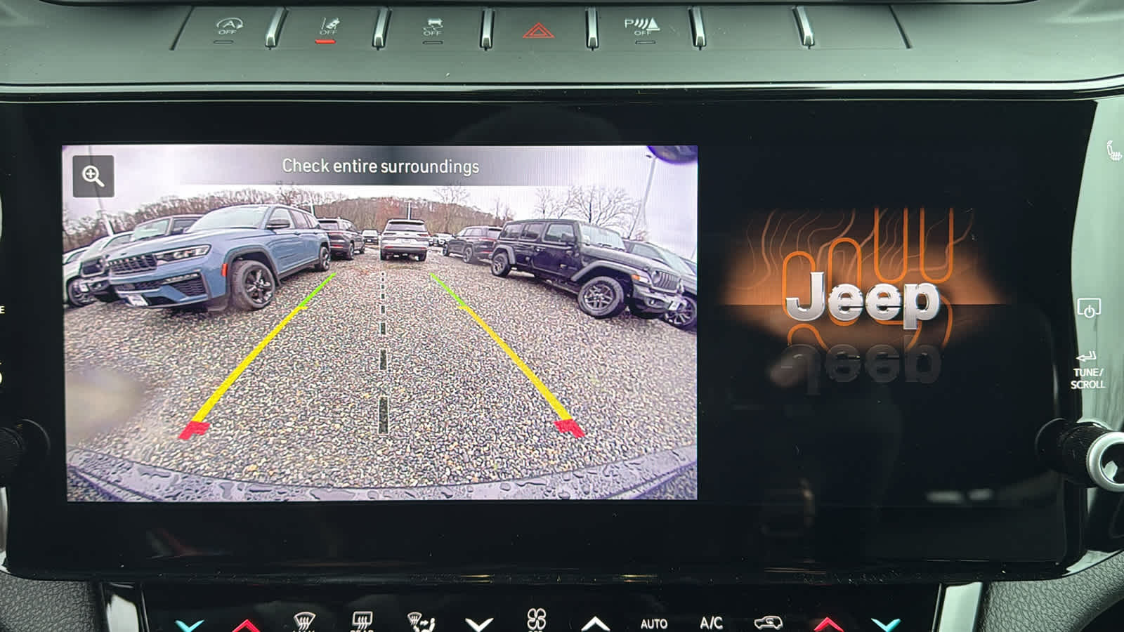 2026 Jeep Grand Cherokee Laredo Altitude