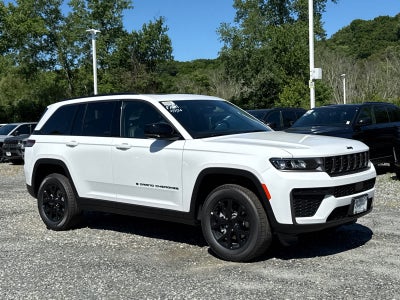 2026 Jeep Grand Cherokee Laredo Altitude