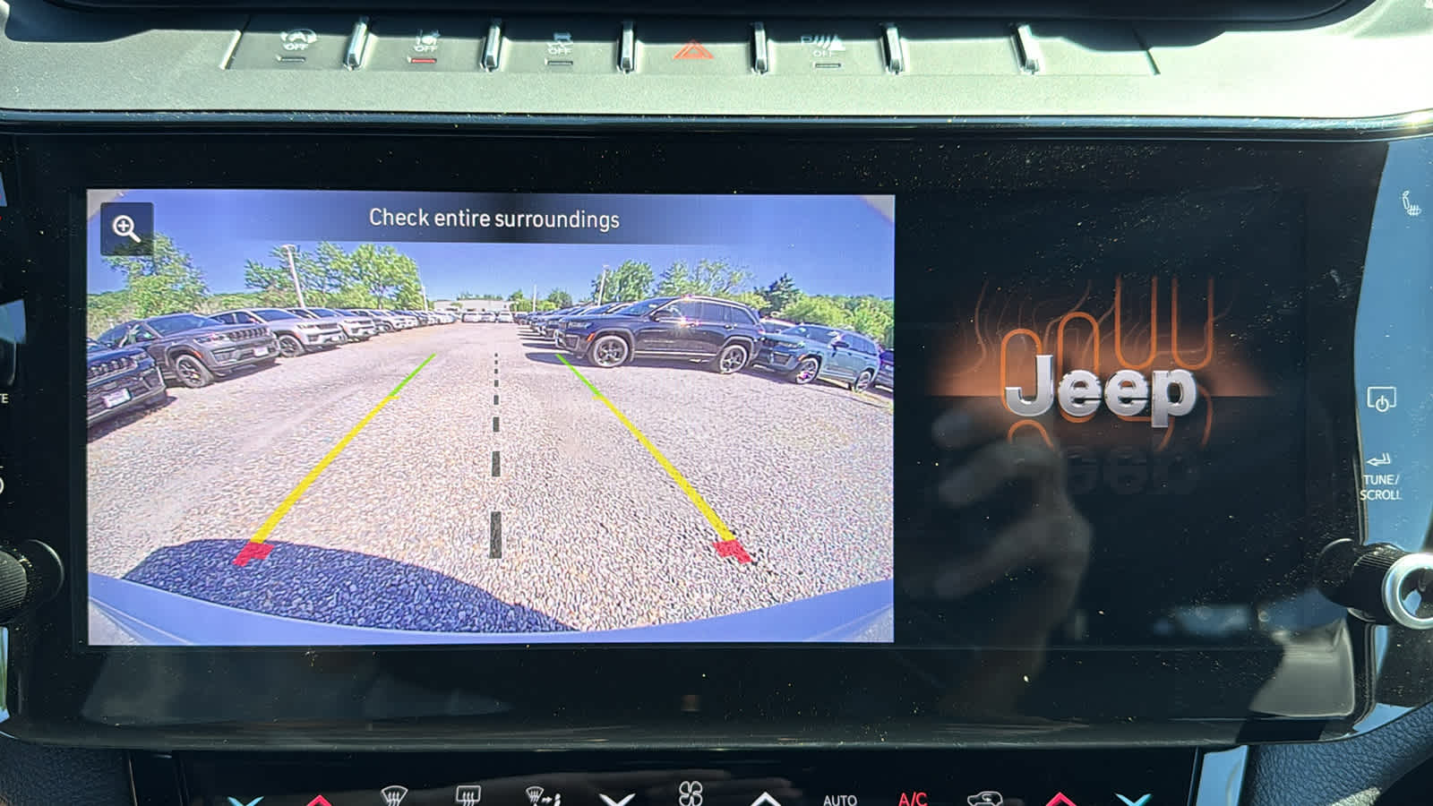 2026 Jeep Grand Cherokee Laredo Altitude