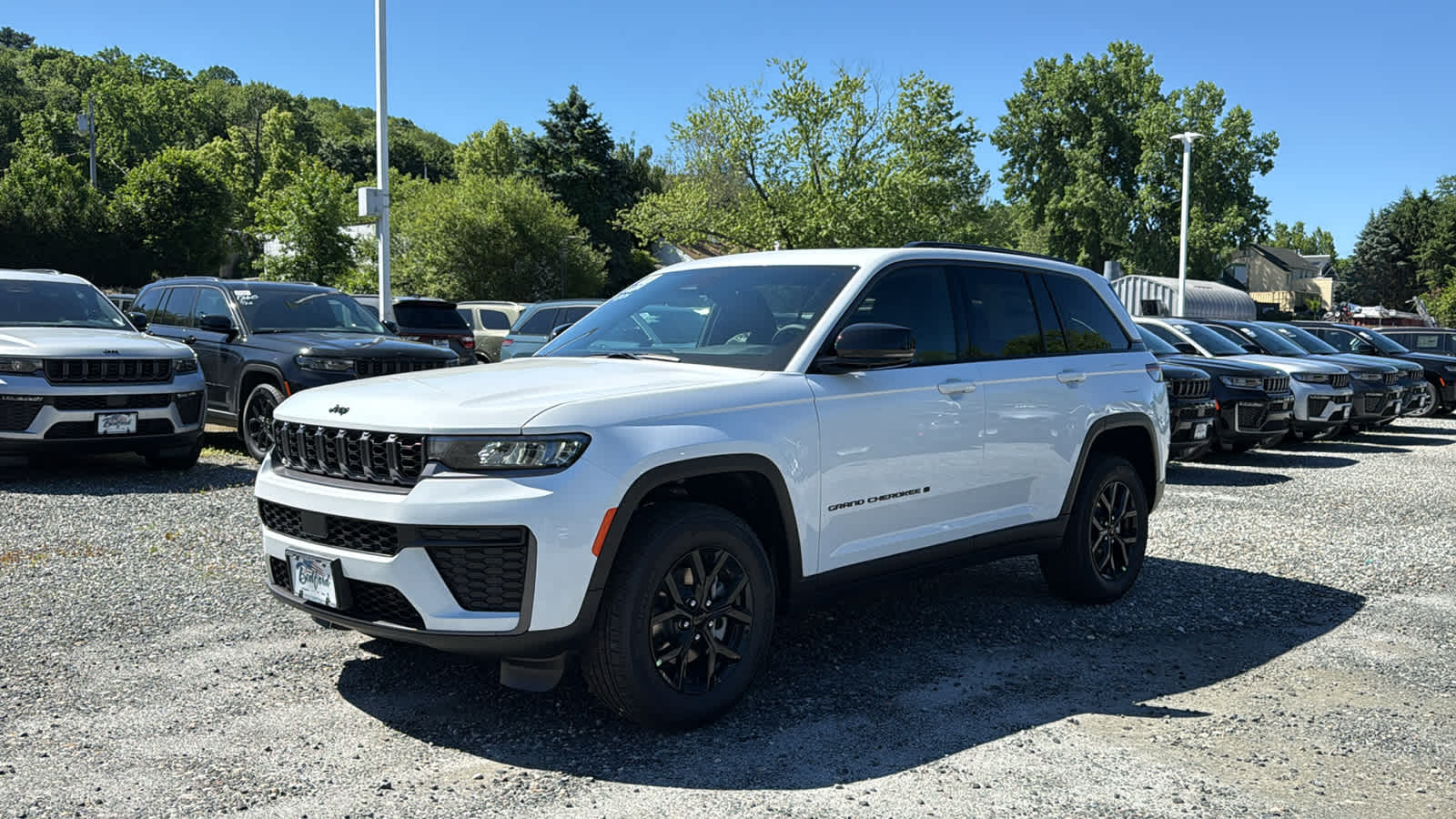 2026 Jeep Grand Cherokee Laredo Altitude