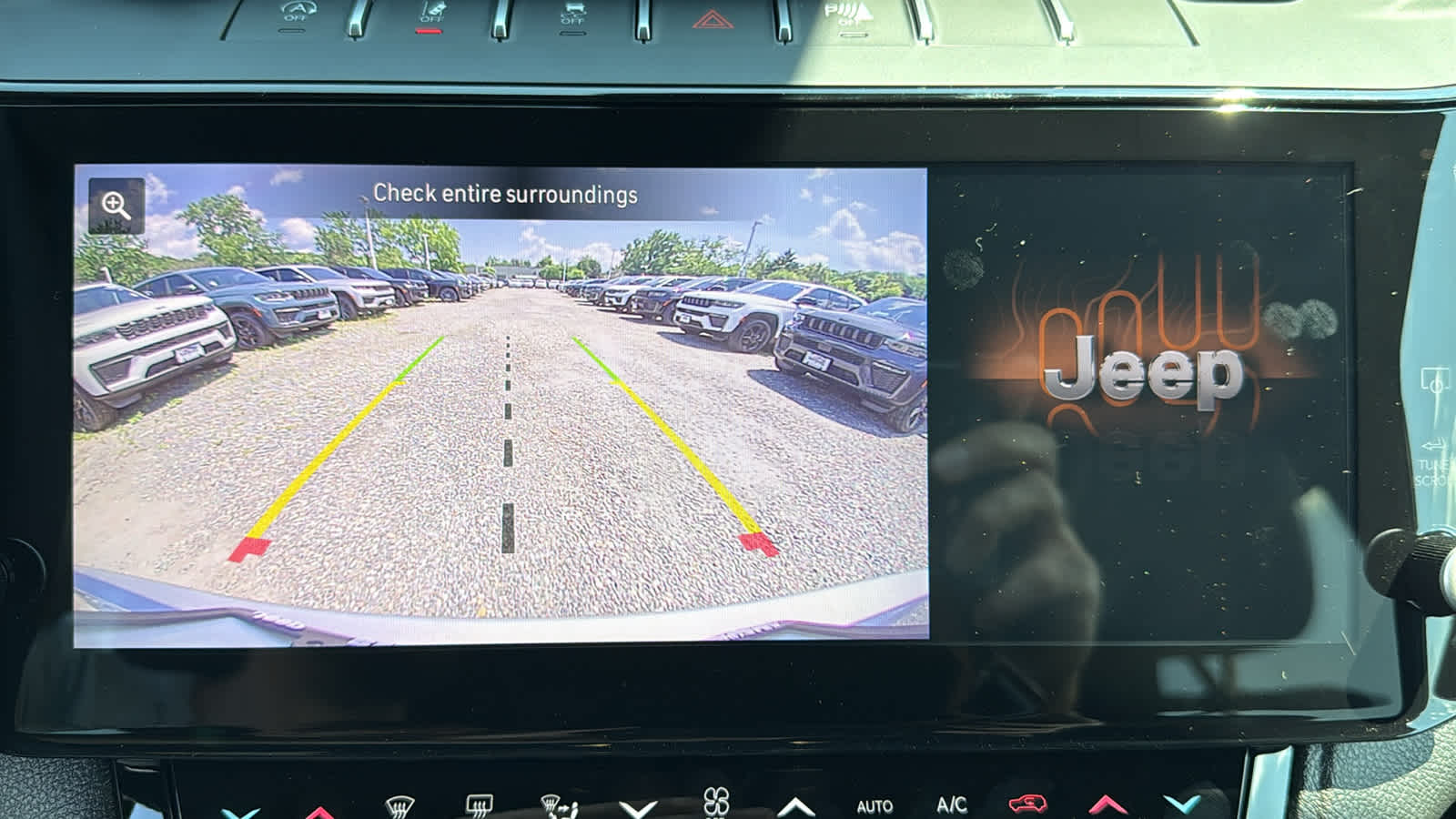 2026 Jeep Grand Cherokee Laredo Altitude
