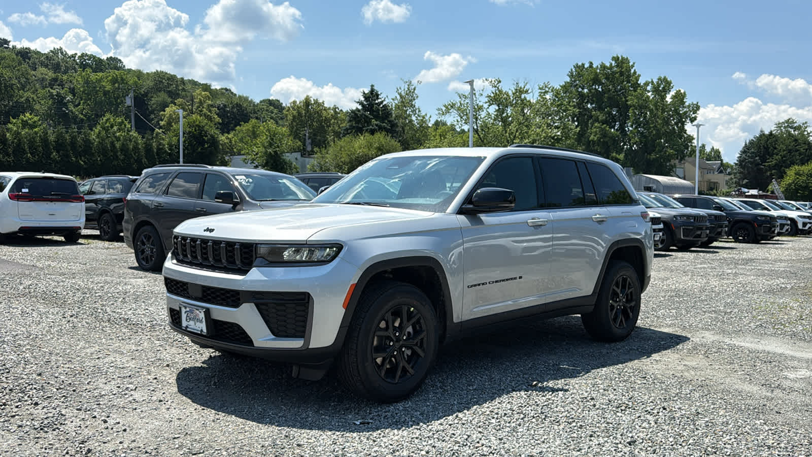2026 Jeep Grand Cherokee Laredo Altitude